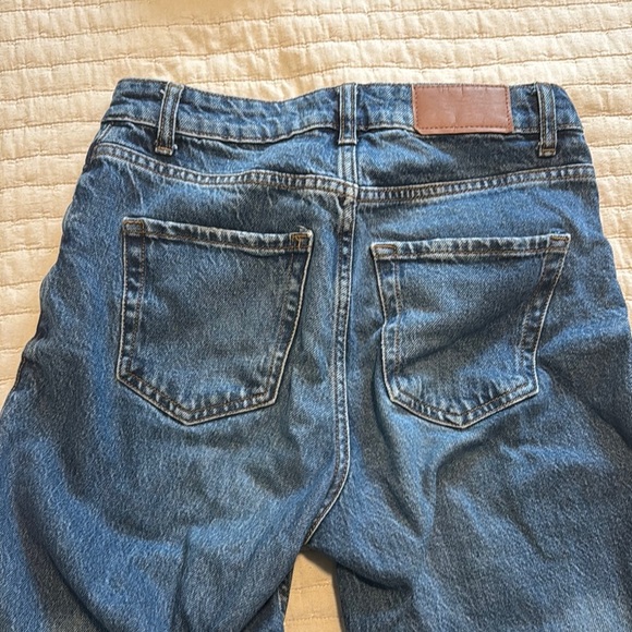 Zara Blue High Rise Mom Jeans Classic Denim - Picture 3 of 4